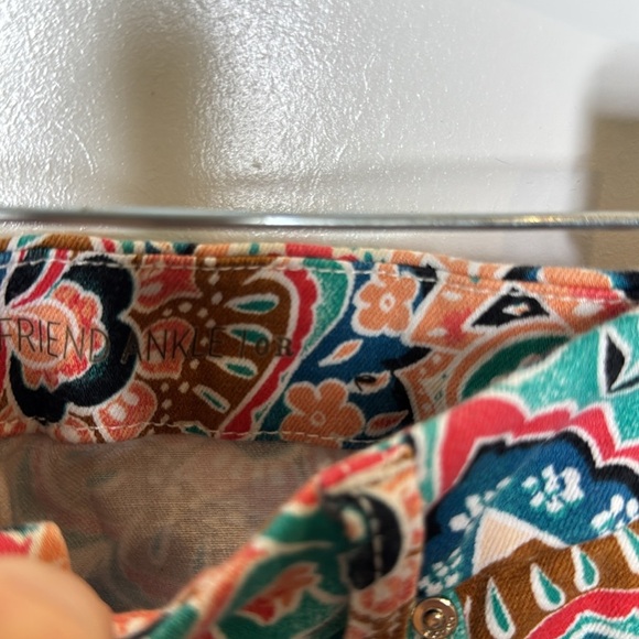 Chicos Size S So Slimming Colorful Stretch Bombay Paisley Girlfriend Ankle Jeans - Picture 8 of 15